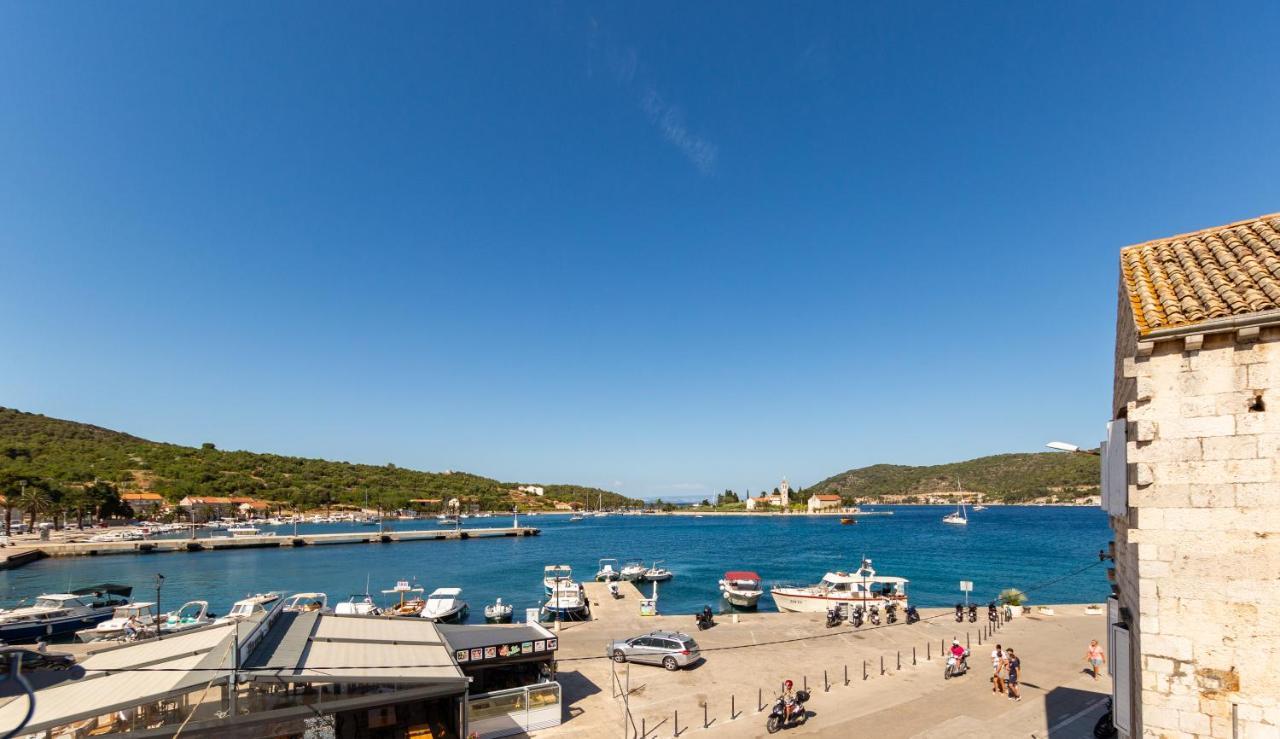 Central Seaside Residence Вис Экстерьер фото